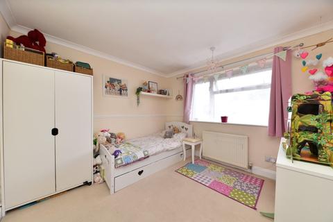 12 Edison Road, Stevenage, SG2 0DG
