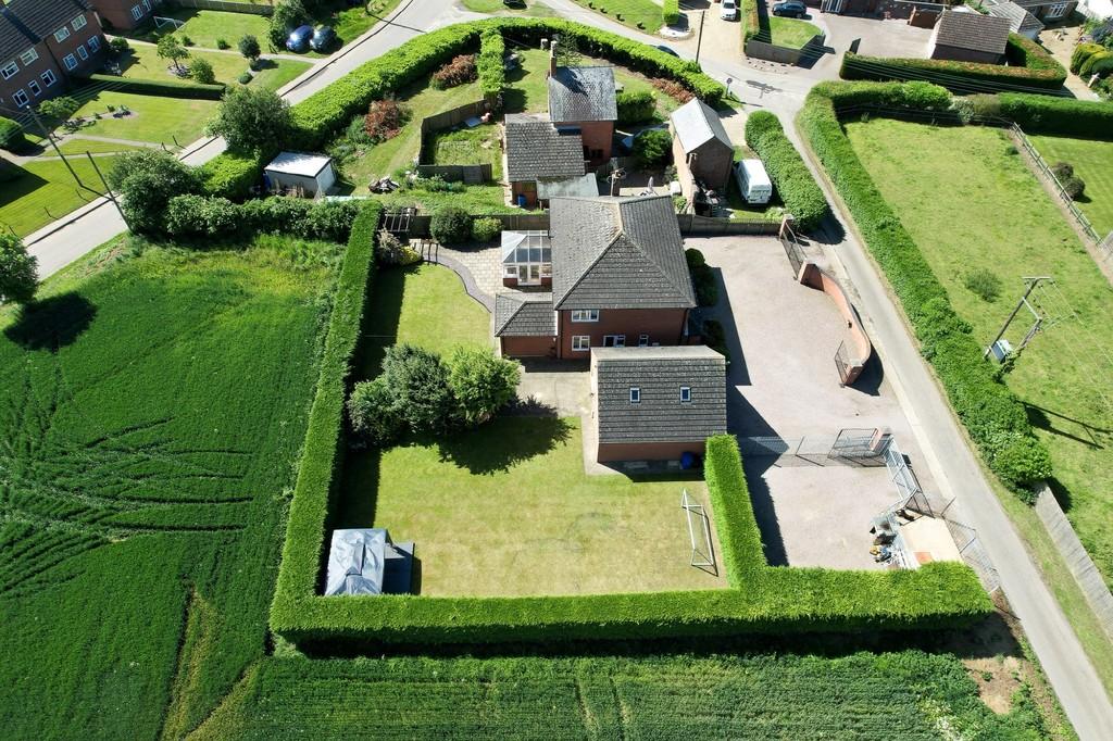 Stockwell Gate North, Whaplode 5 bed detached house £500,000