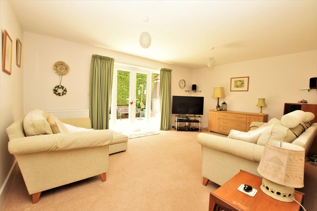 Hendry Worthington Close, Essex, CO4 9SR 3 bed detached bungalow £450,000