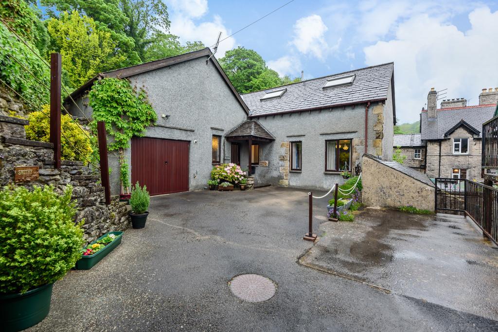 The Smithy, Windermere Road, GrangeOverSands, Cumbria, LA11 6EG 3 bed
