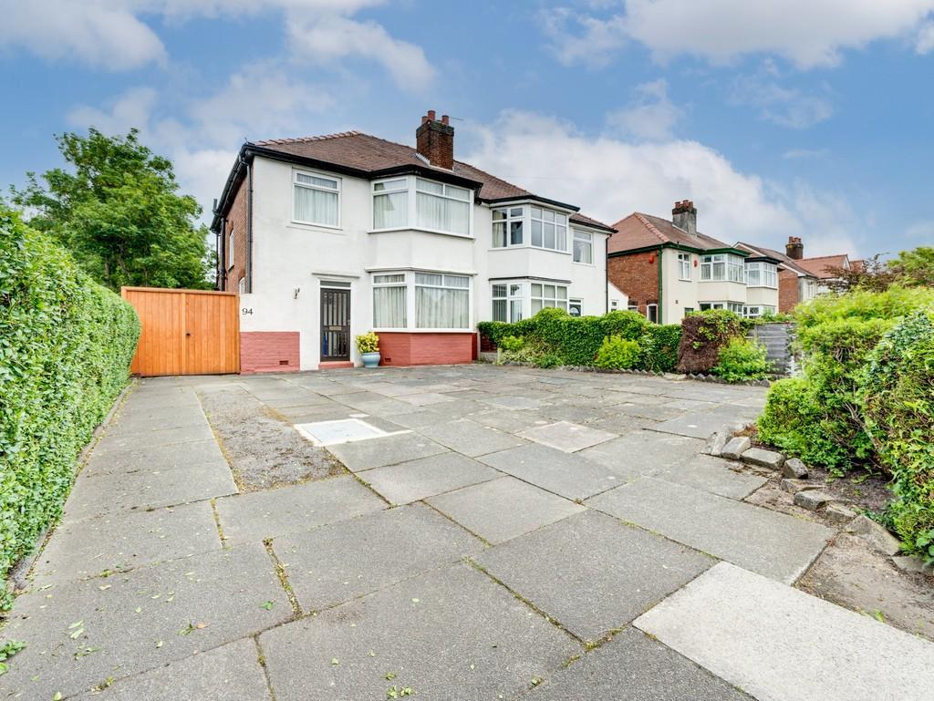 County Road, Ormskirk 3 bed semi-detached house - £220,000