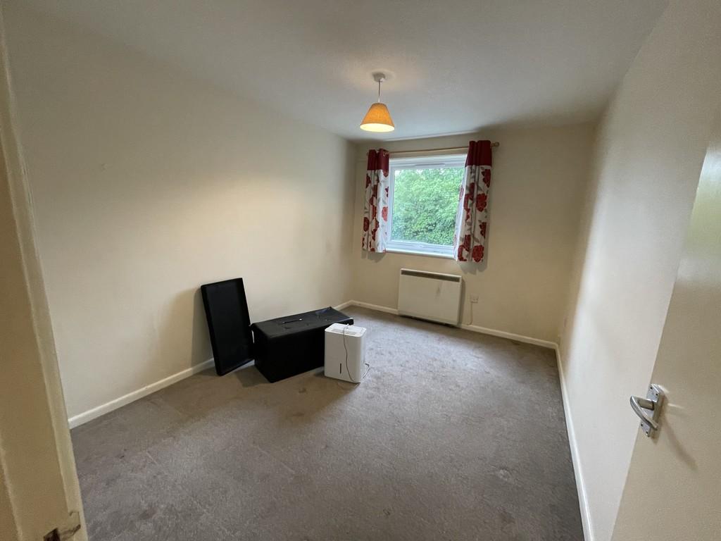 Firgrove Court, Hungerford 1 bed ground floor flat £675 pcm (£156 pw)