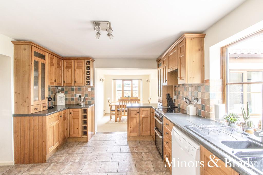 West Carr Road, Attleborough 3 bed cottage £425,000