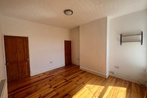 2 bedroom semi-detached house to rent, Co-Operative Street, Nottingham NG10