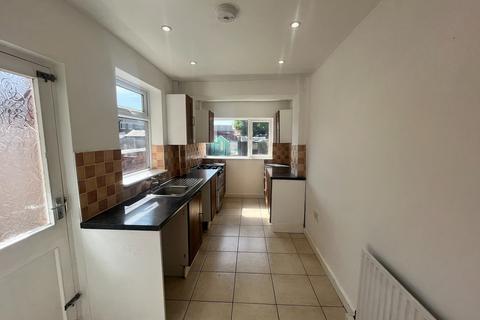 2 bedroom semi-detached house to rent, Co-Operative Street, Nottingham NG10