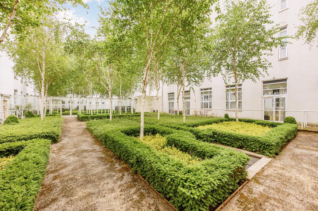 Bromyard Avenue, London Studio £235,000