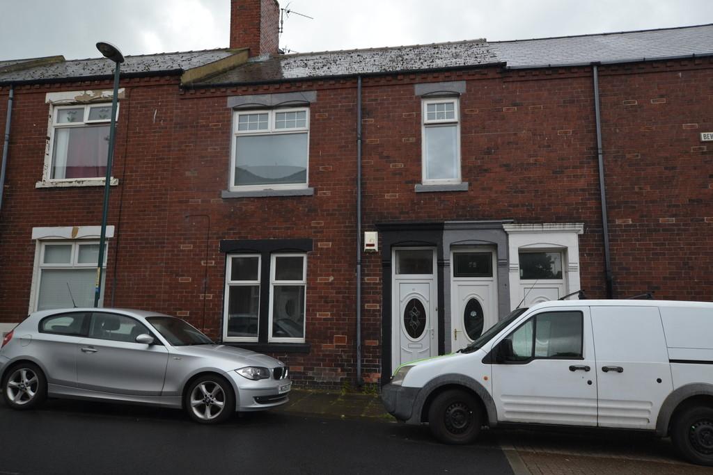 Bewick Street, South Shields 2 bed ground floor flat £475 pcm (£110 pw)
