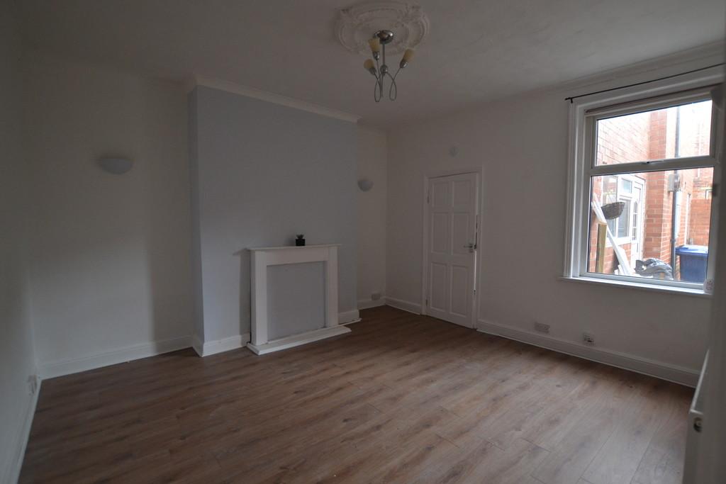 Bewick Street, South Shields 2 bed ground floor flat £475 pcm (£110 pw)