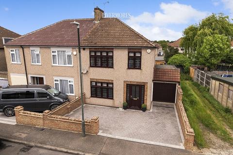 2 Lydd Road, Bexleyheath, DA7 5PB