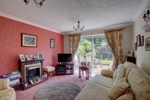 94 Eldorado Close, Studley, B80 7LB