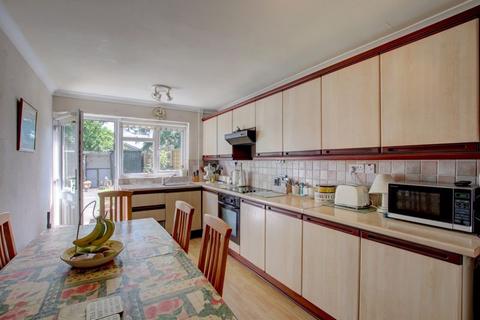 94 Eldorado Close, Studley, B80 7LB