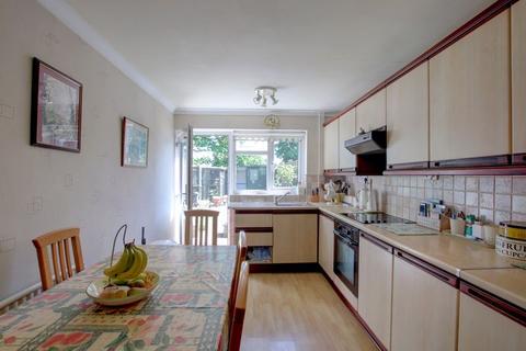 94 Eldorado Close, Studley, B80 7LB
