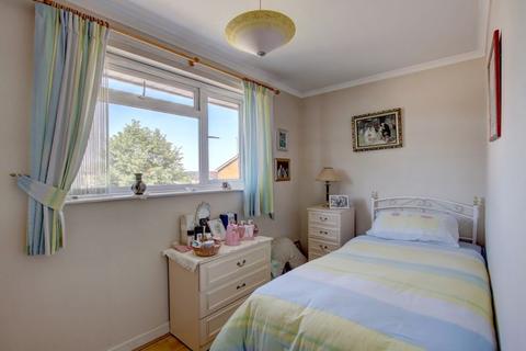 94 Eldorado Close, Studley, B80 7LB