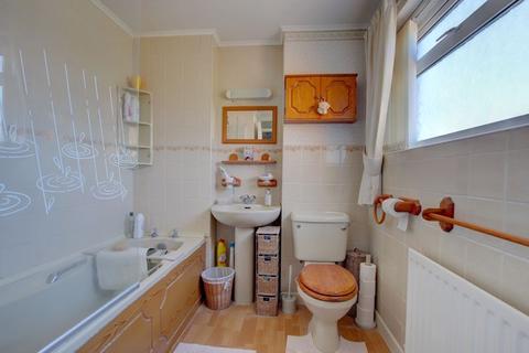 94 Eldorado Close, Studley, B80 7LB