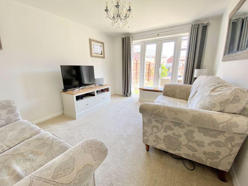 Memorial Drive, Tamworth, B79 8UP 3 bed detached house £325,000