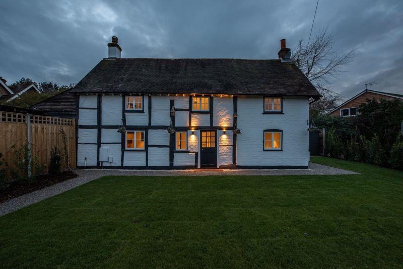 Little Bookham Street, Bookham 2 bed character property for sale £665,000