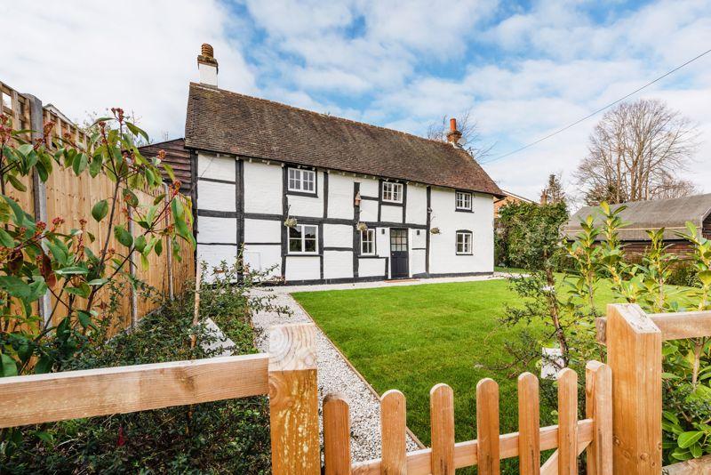 Little Bookham Street, Bookham 2 bed character property for sale £640,000
