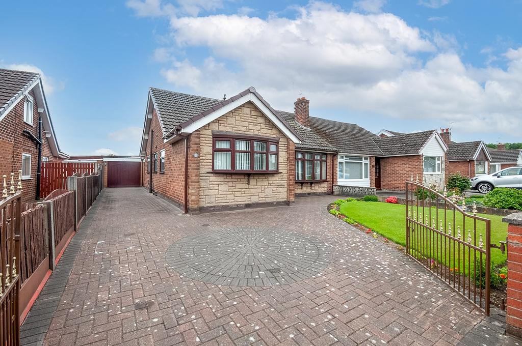 Cranshaw Avenue, Clock Face, St Helens, WA9 3 bed semidetached