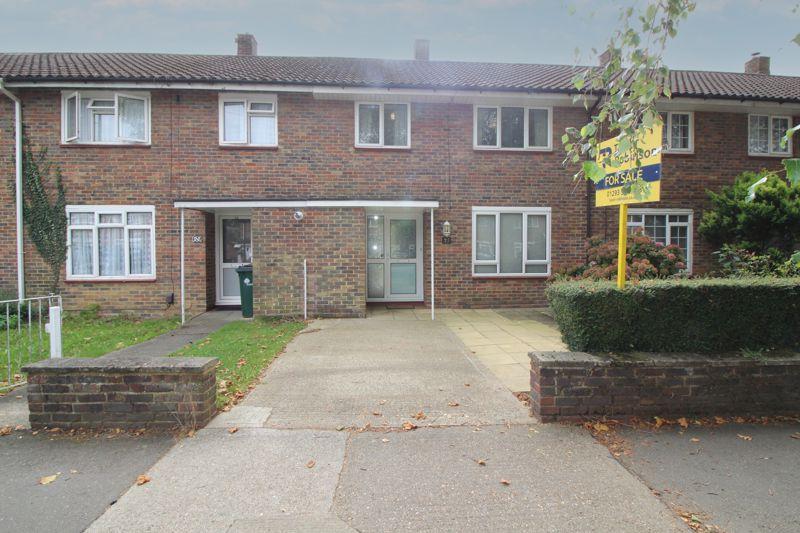 Langley Green, Crawley 3 bed terraced house £1,400 pcm (£323 pw)