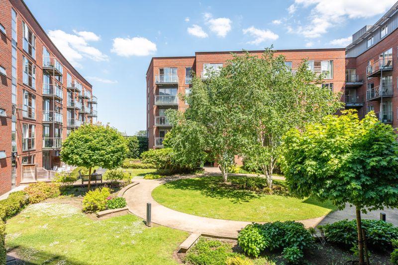 The Heart, WaltonOnThames 1 bed apartment £299,000