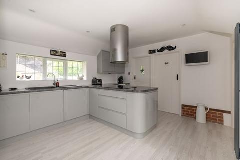 4 bedroom detached house for sale, Eastbourne Road, Ridgewood