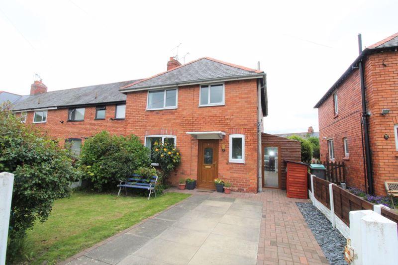 Wynnville, Ruabon, Wrexham 3 bed end of terrace house £150,000
