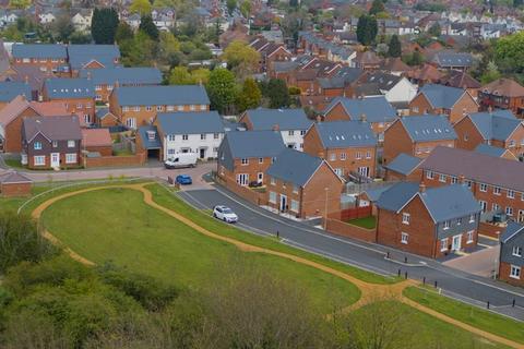40 Millstone Way, Gloucester, GL1 5QW