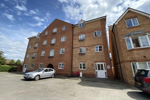 3 bedroom flat to rent, Snowberry Close, Bristol