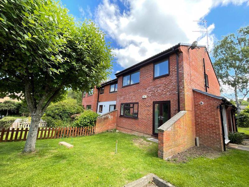 Henbury View Road, Corfe Mullen, BH21 2 bed ground floor flat £250,000