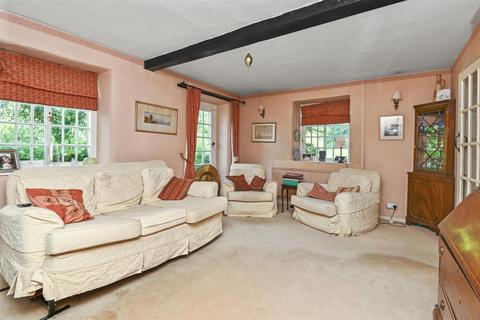Bluebell Cottage Ashford Road, Bakewell, DE45 1GL