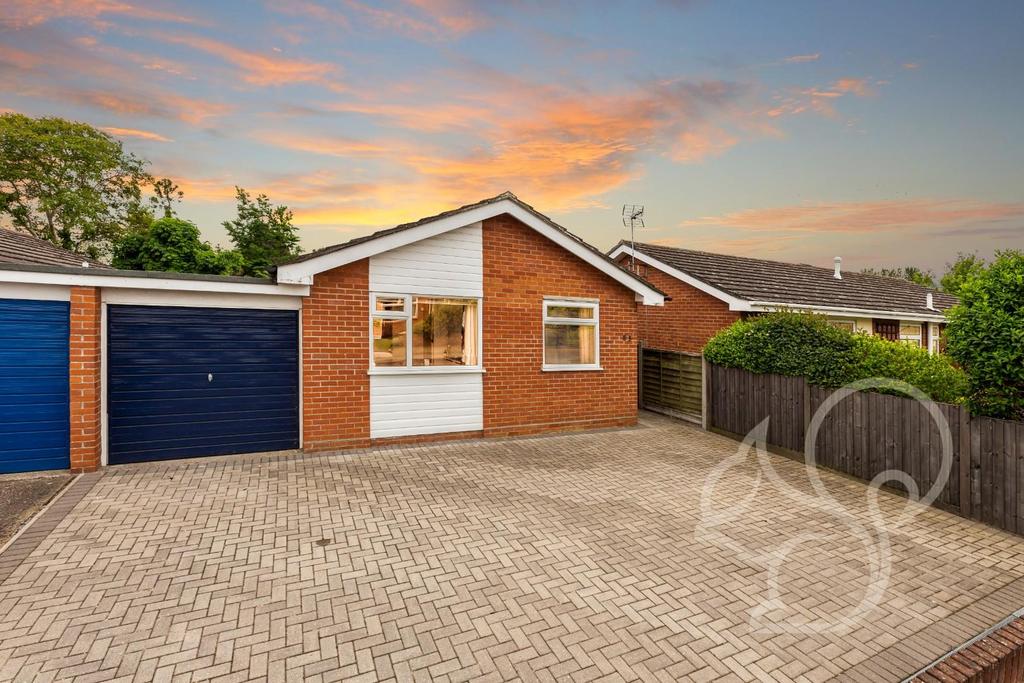 Baden Powell Drive, Colchester 2 bed bungalow £1,300 pcm (£300 pw)