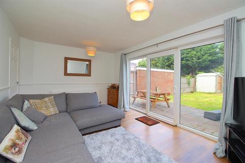 3 bedroom semi-detached house for sale - Avenue Close, Queniborough