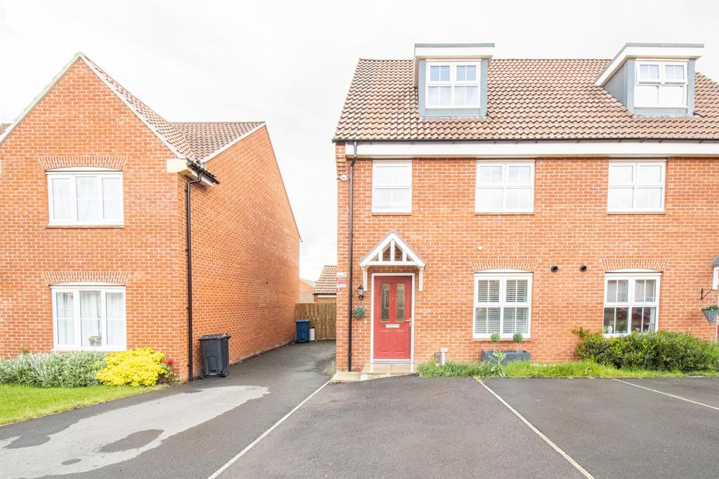 Bartholomew Close, Edwalton, Nottingham 3 bed semidetached house £