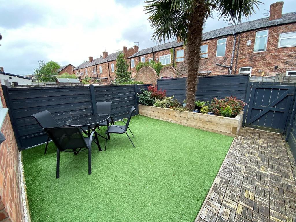 Allanson Road, Northenden 3 bed terraced house £285,000