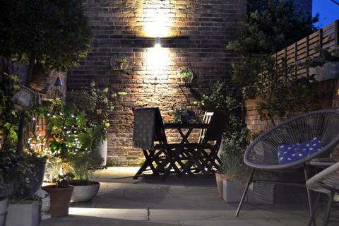 29 Artillery Road, Guildford, GU1 4NW