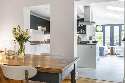 29 Artillery Road, Guildford, GU1 4NW