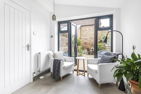29 Artillery Road, Guildford, GU1 4NW