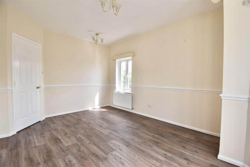 Carnoustie Court, Whitley Bay 2 bed apartment £695 pcm (£160 pw)