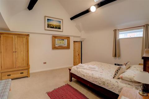1 bedroom flat to rent - High Street, Stratford-Upon-Avon