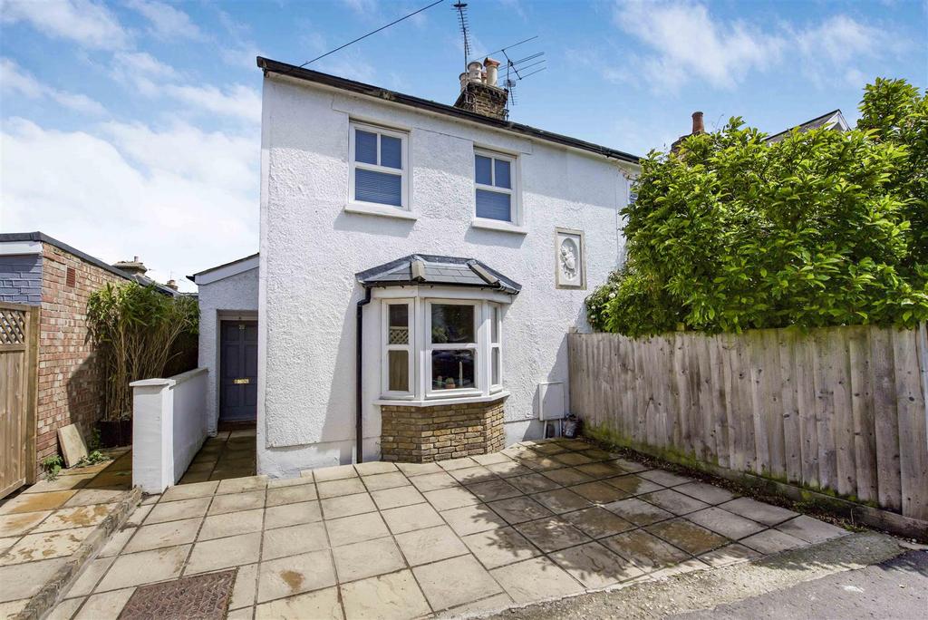 Field Lane, Teddington 3 bed semidetached house £1,250,000