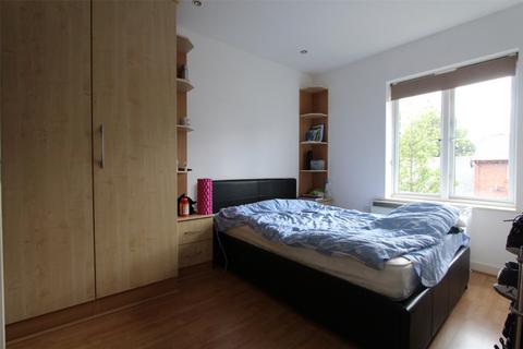 2 bedroom apartment to rent, Jackson Crescent, Manchester, M15