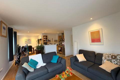 2 bedroom apartment to rent, Jackson Crescent, Manchester, M15