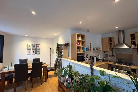 2 bedroom apartment to rent, Jackson Crescent, Manchester, M15