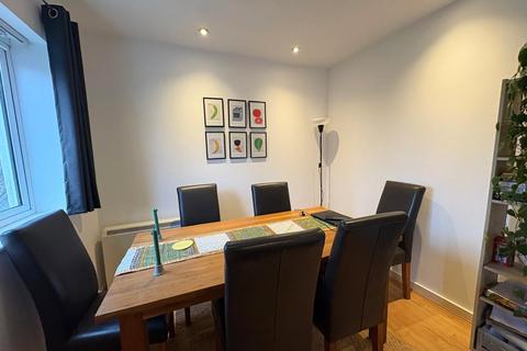 2 bedroom apartment to rent, Jackson Crescent, Manchester, M15