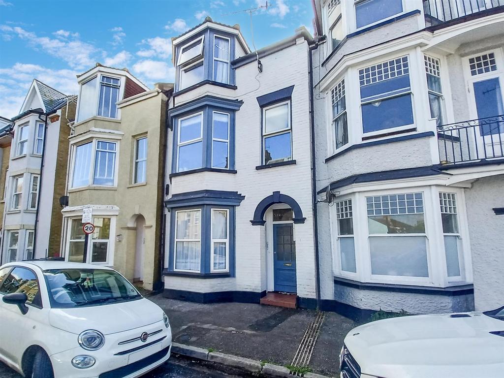 Dolphin Street, Herne Bay 3 bed apartment £275,000