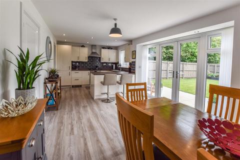 3 Cape Drive, Anlaby, Hull, HU10 7FP