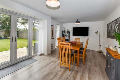3 Cape Drive, Anlaby, Hull, HU10 7FP