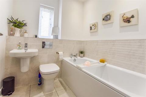 3 Cape Drive, Anlaby, Hull, HU10 7FP