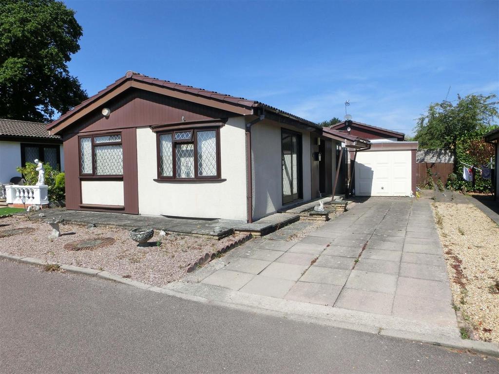 Avon Drive, St Mary's Park, Wythall 2 bed park home for sale £125,000