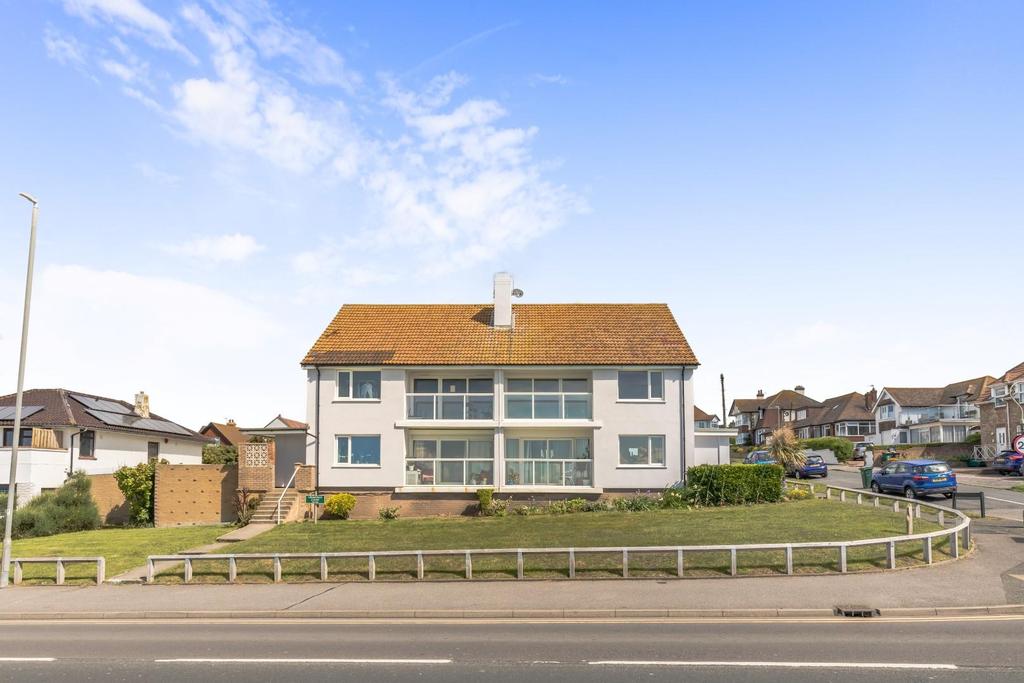 Marine Drive, Rottingdean, Brighton 2 bed apartment £425,000